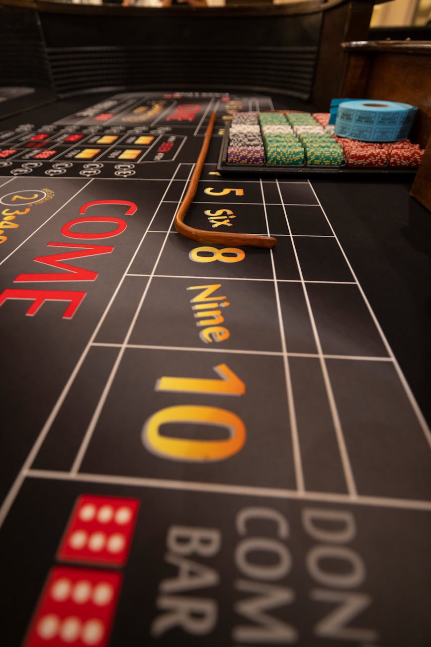 Mobile social slots gameplay on phone and tablet